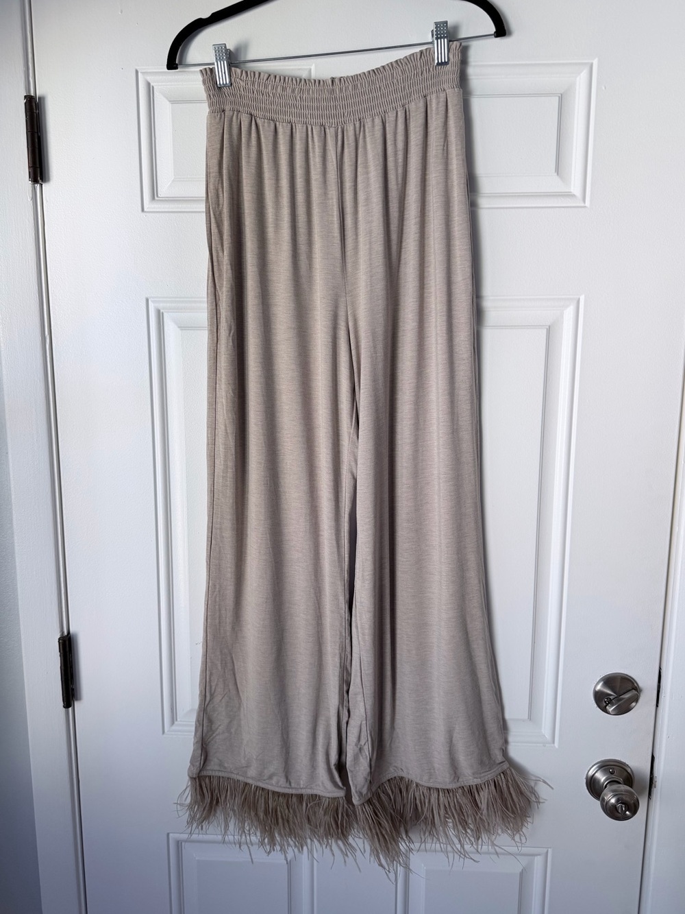 WeWoreWhat size m wide leg tan beige lounge pants 100% ostrich feather trim‎